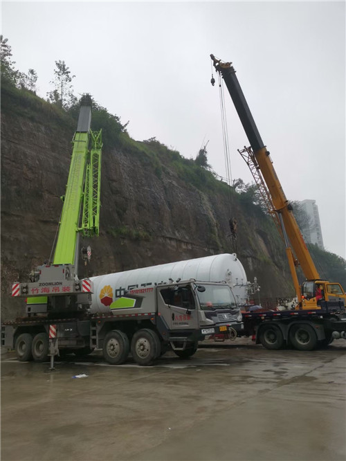 罗城“不怕风雨冻”—— 吊车的 “恶劣环境适应” 技术
